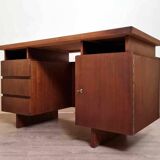 beautiful Scandinavian center desk in teak with a beautiful original patina circa 1960