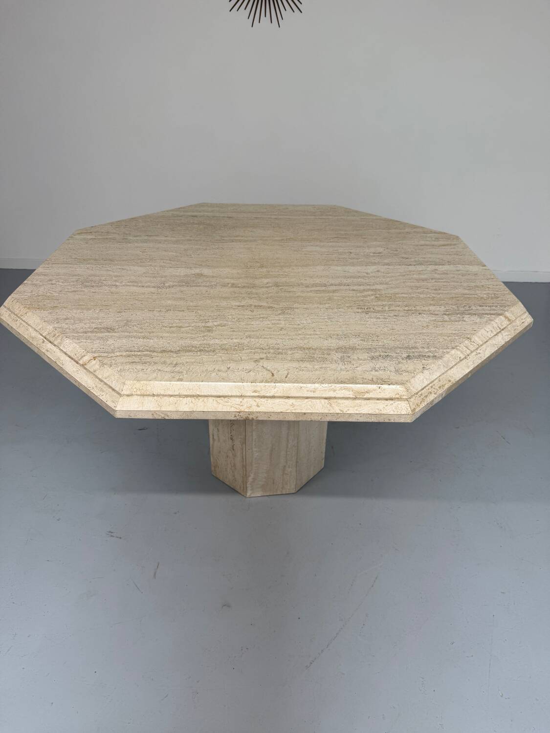 Table de repas en travertin épais design italien des années 70 vintage