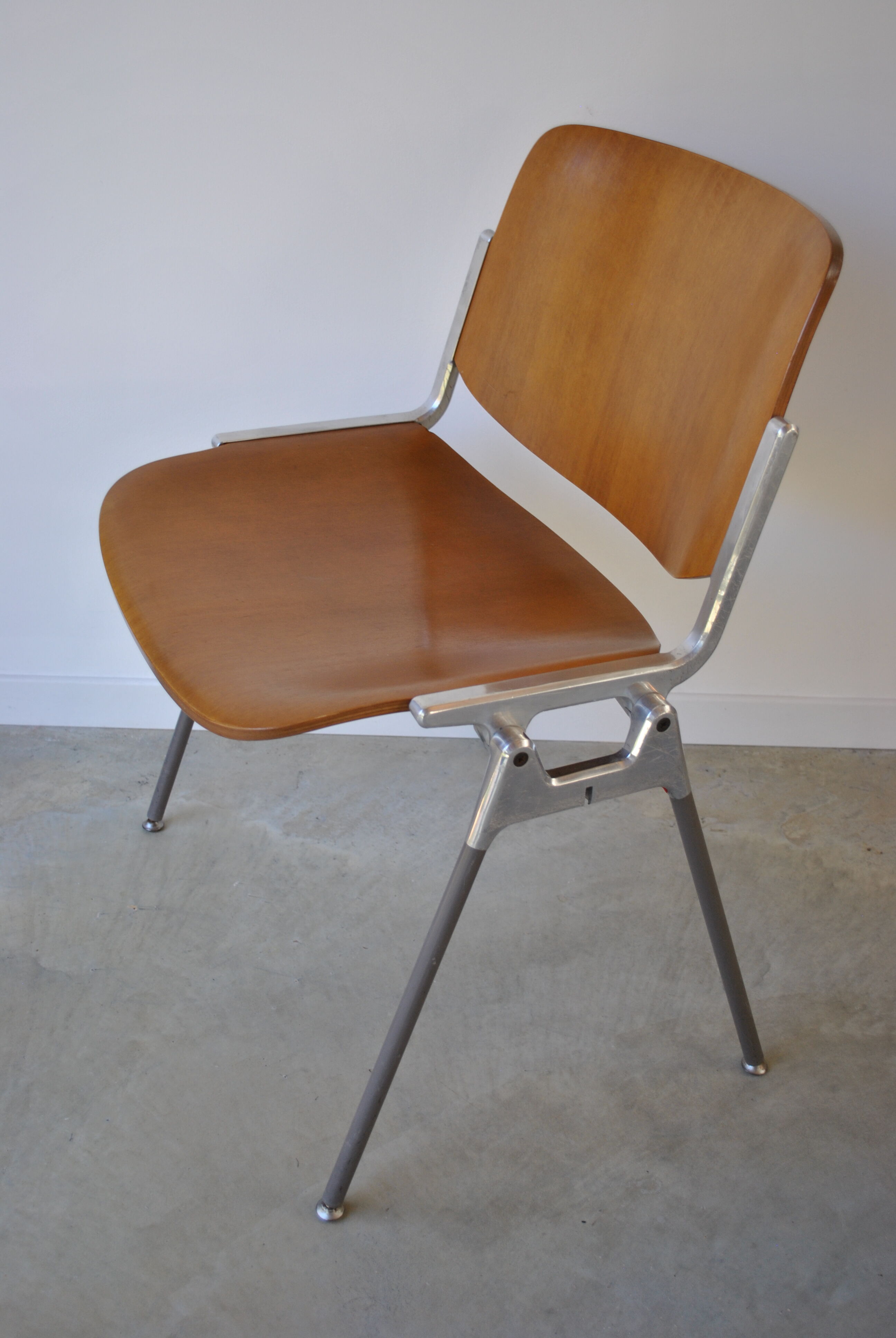 Chaises DSC-106 de Giancarlo Piretti éditées par Anonima Castelli ,1970