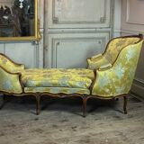 Duchesse en bateau, chaise Longue style Louis XV en soie jaune, XVIIIème siècle