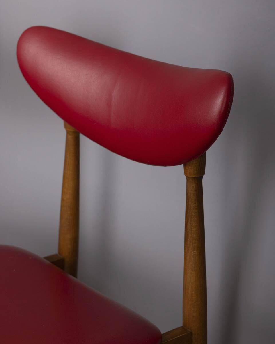 Pair of vintage 1960s chairs in wood and leather, italian design