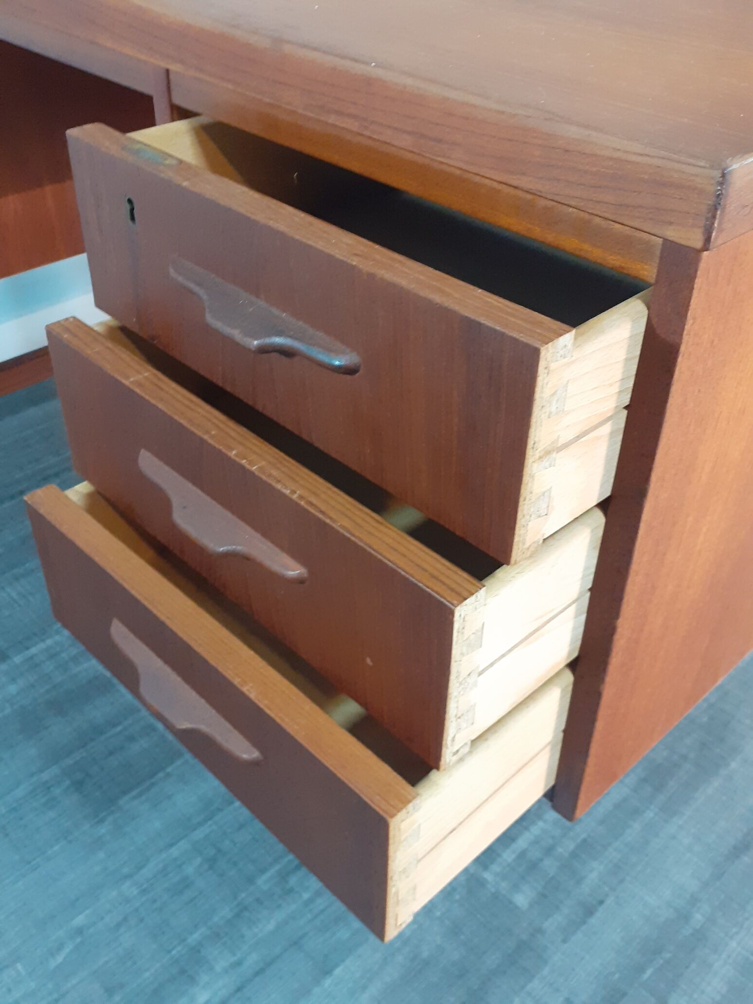 Small danish vintage desk in 1960s teck