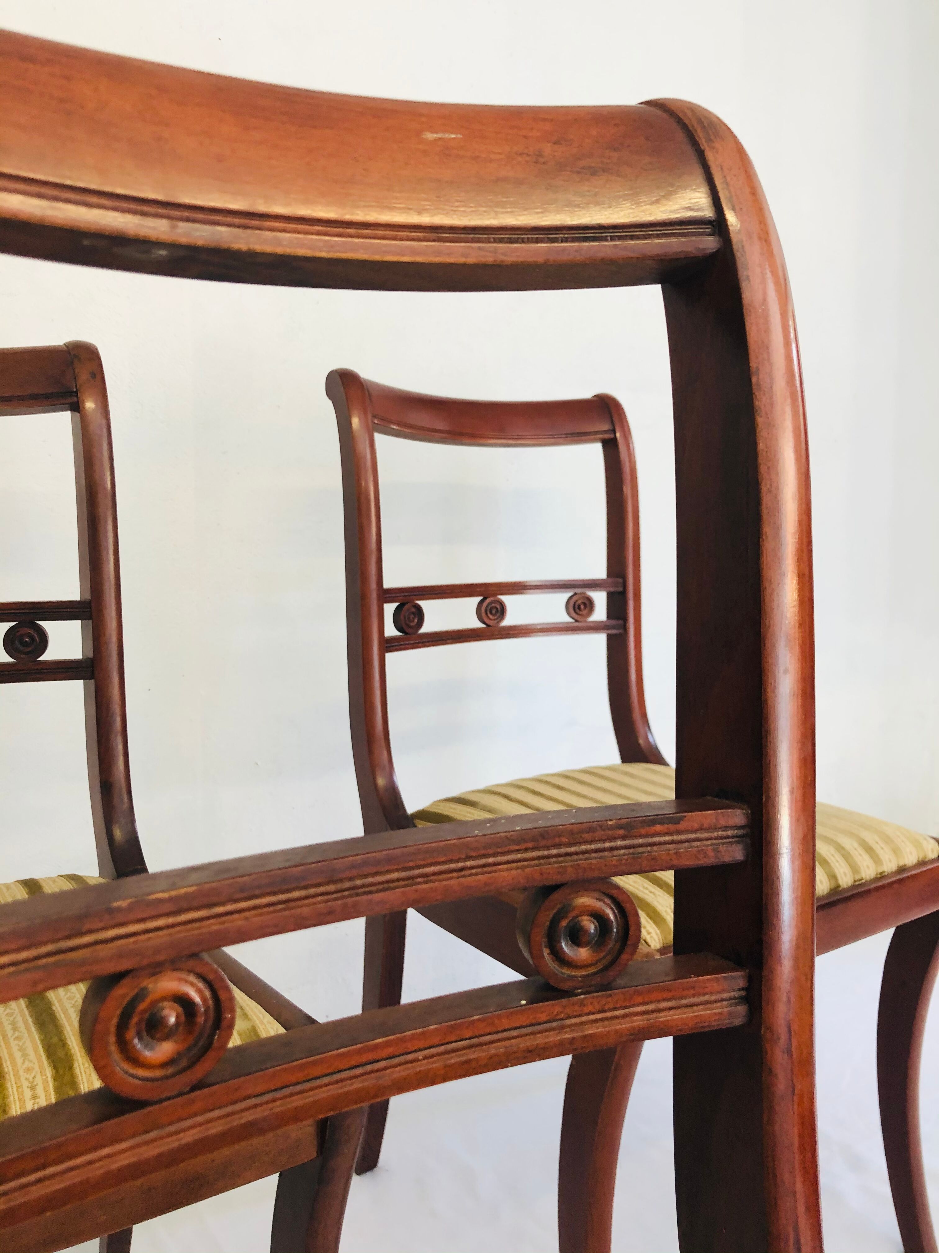 Lot of 4 English style chairs