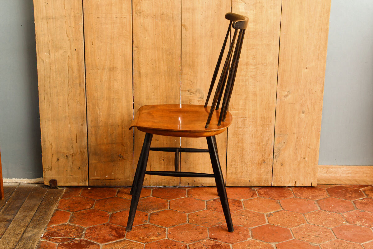 Chair design "Fanett" by Ilmari Tapiovaara