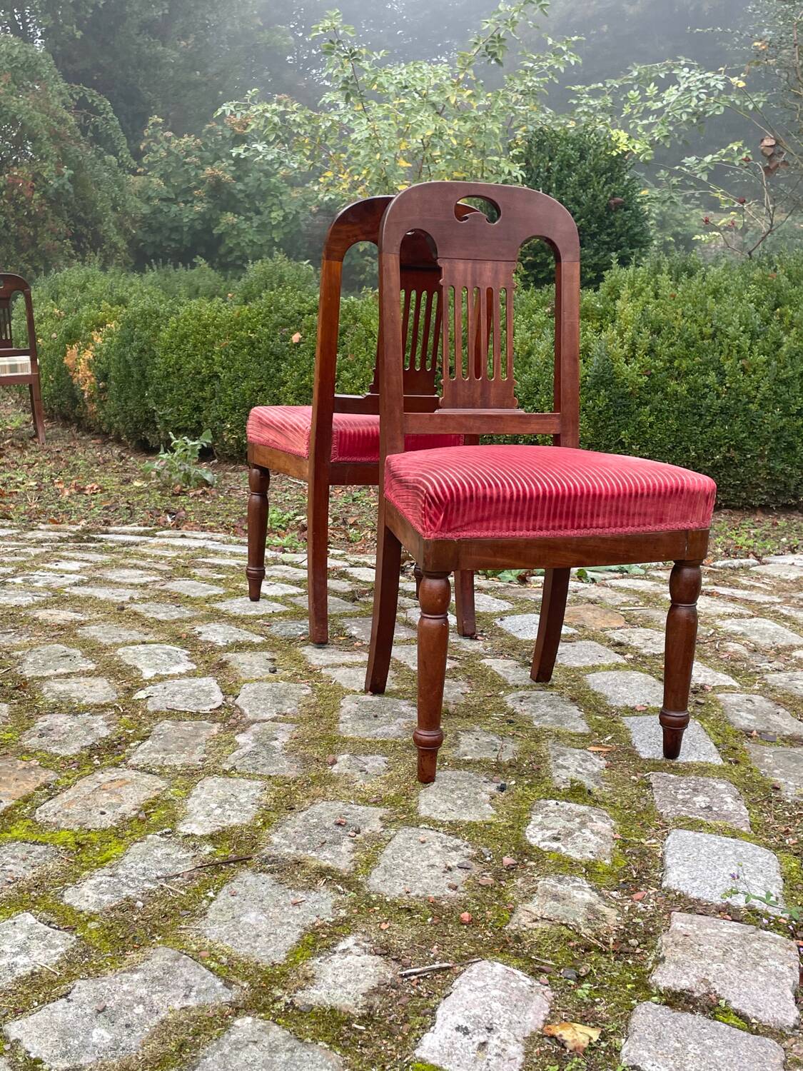 Paire de chaises d’époque Restauration à rapprocher des productions de
