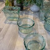 Petit pot en verre à forme libre et organique