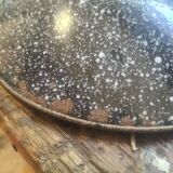 2 enamelled sheet metal suspensions