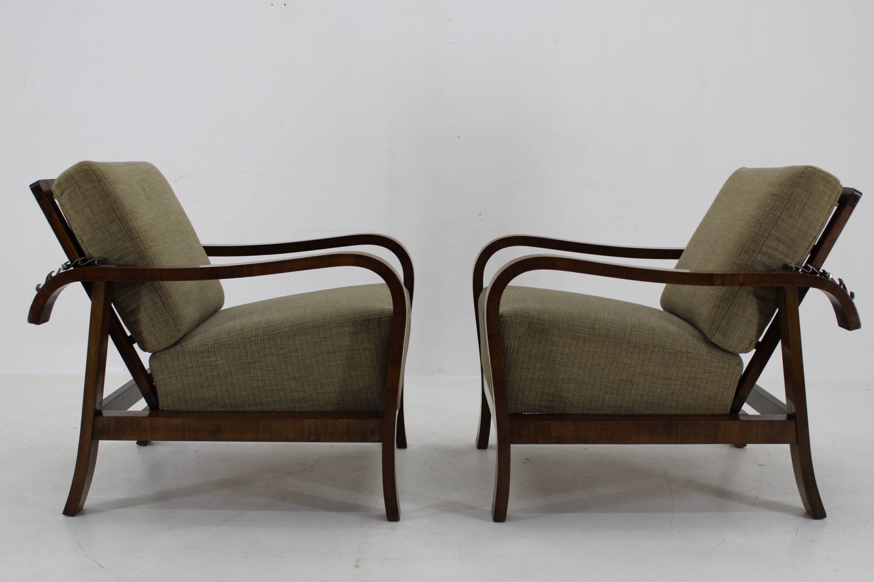 1930s Pair of Art Deco Armchairs in Walnut Finish, Czechoslovakia
