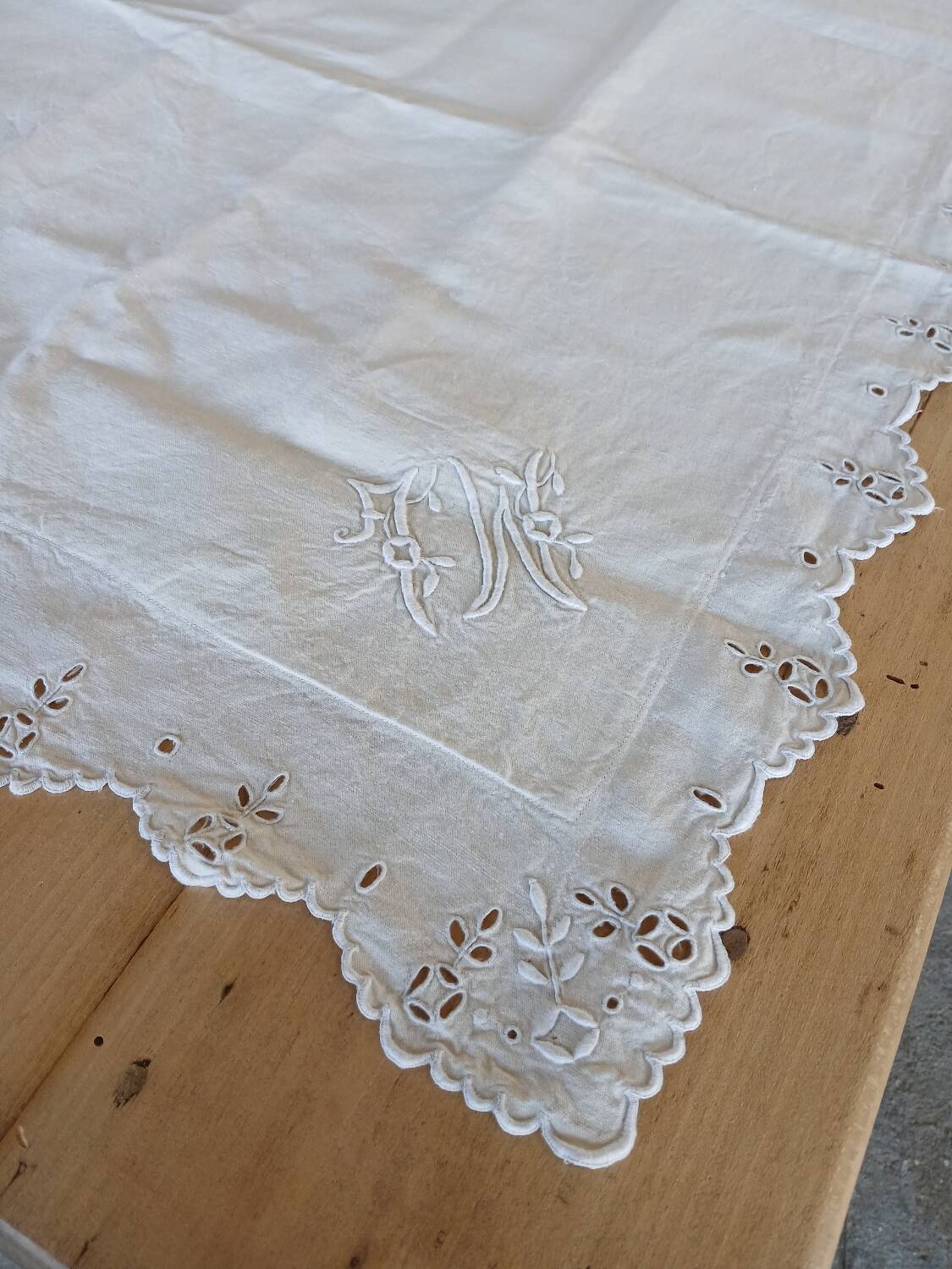 Antique flat sheet and 2 pillowcases set