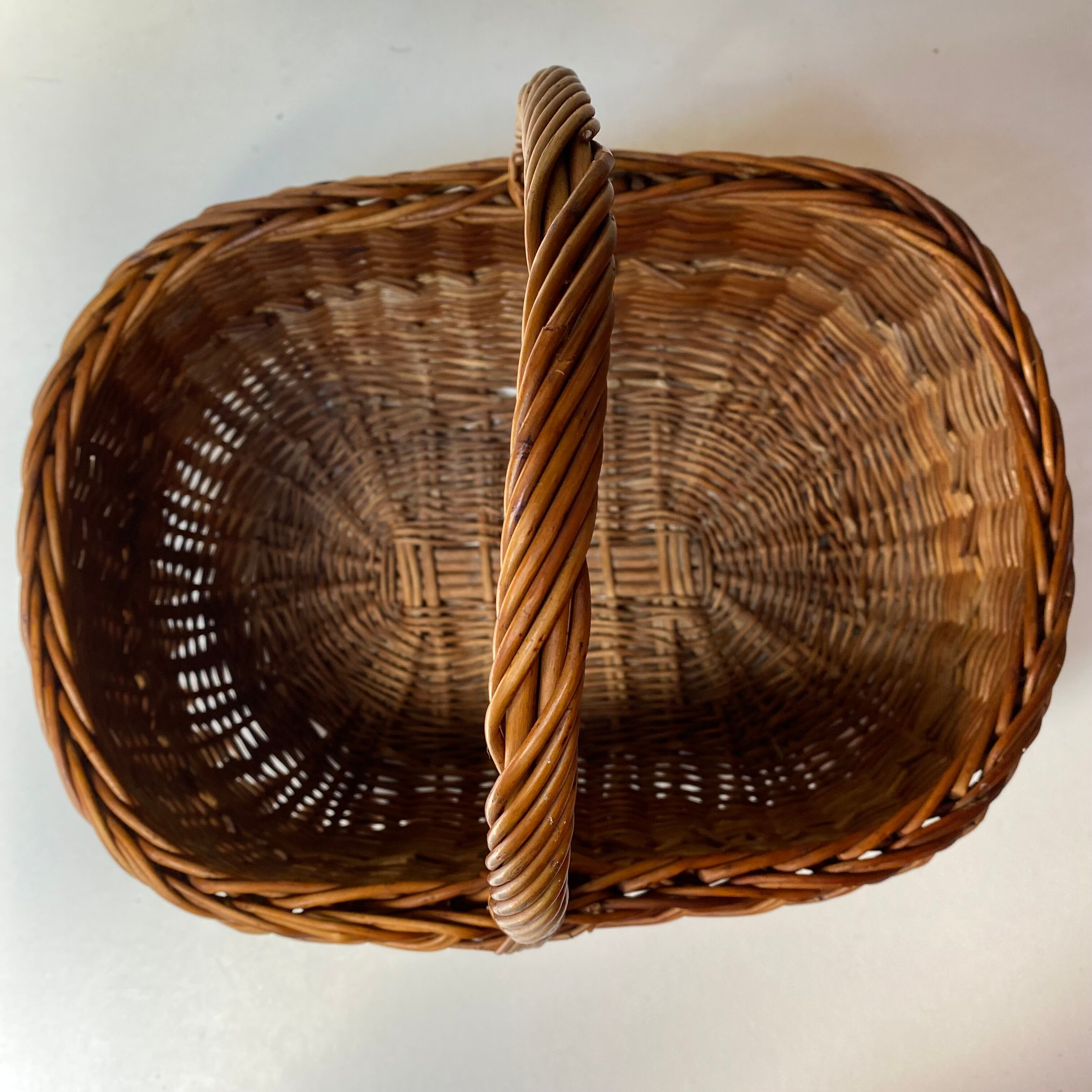Woven wicker basket