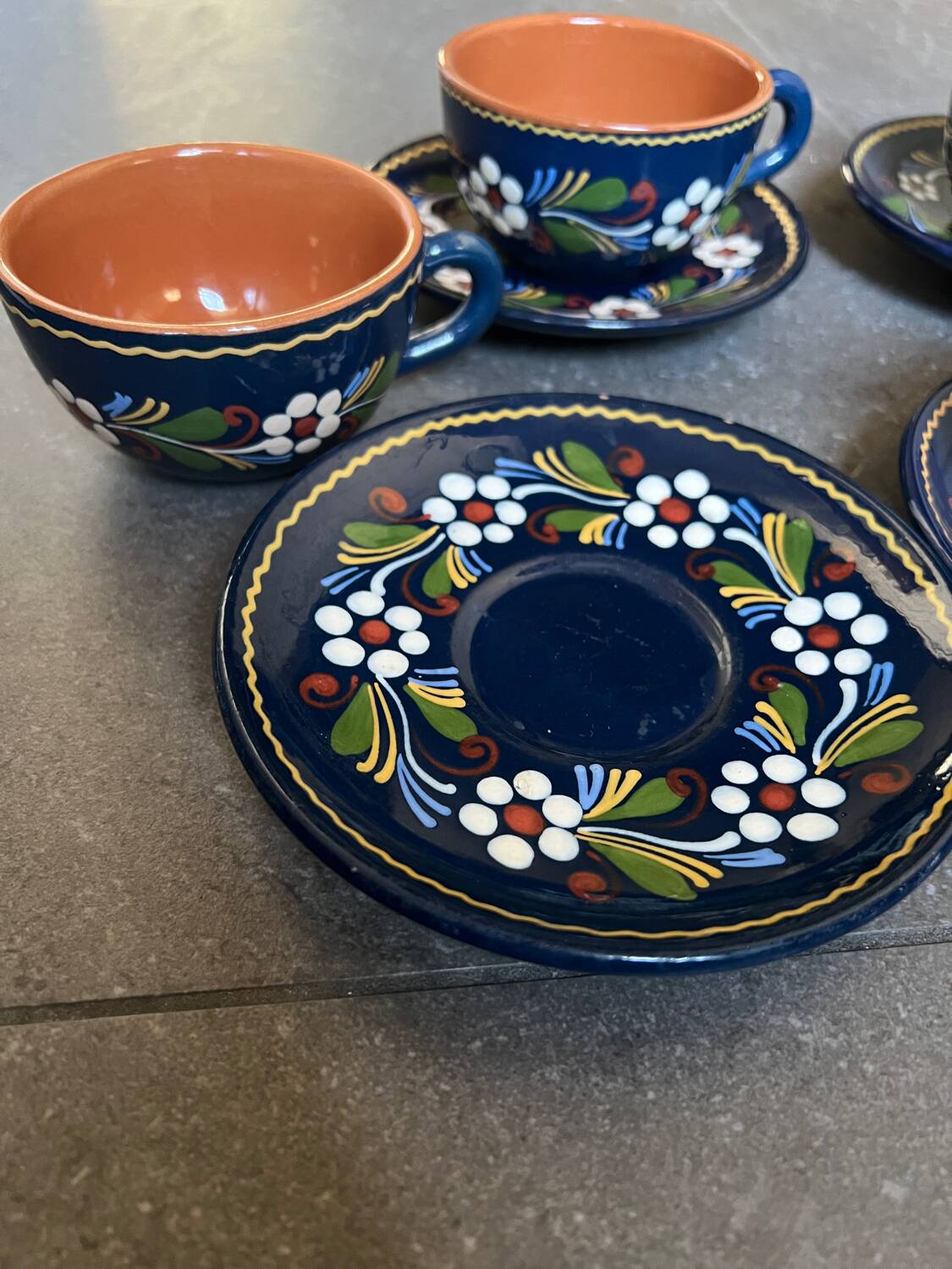 4 teacups and saucers