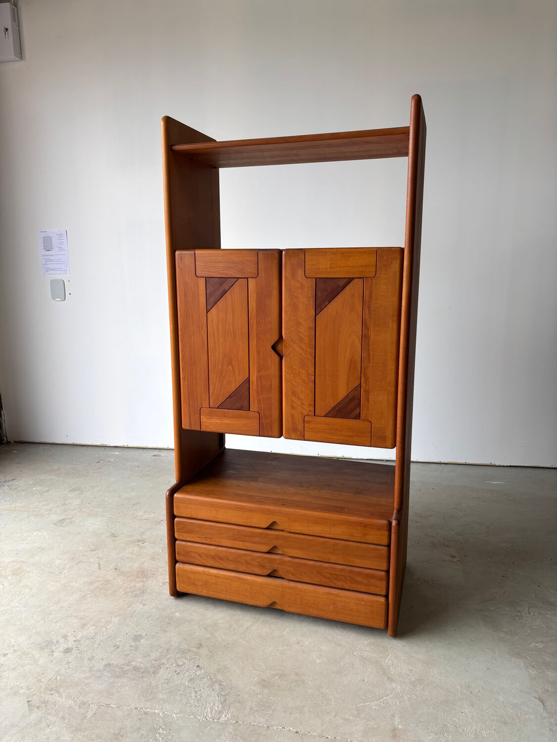 Modular enfilade by Soren Nissen & Ebbe Gehl, modelled by Fagus Seltz.