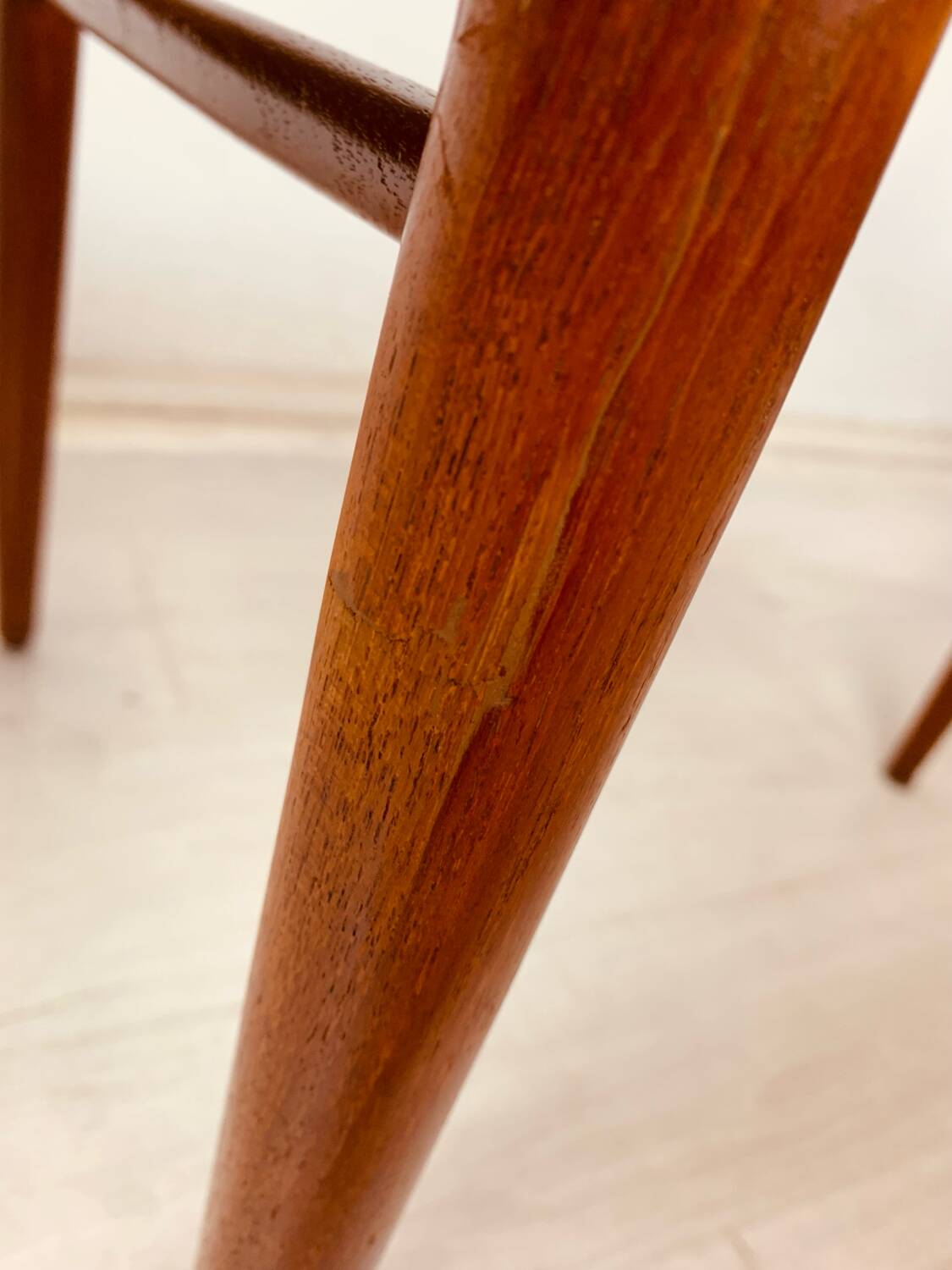 Moller 75 chairs