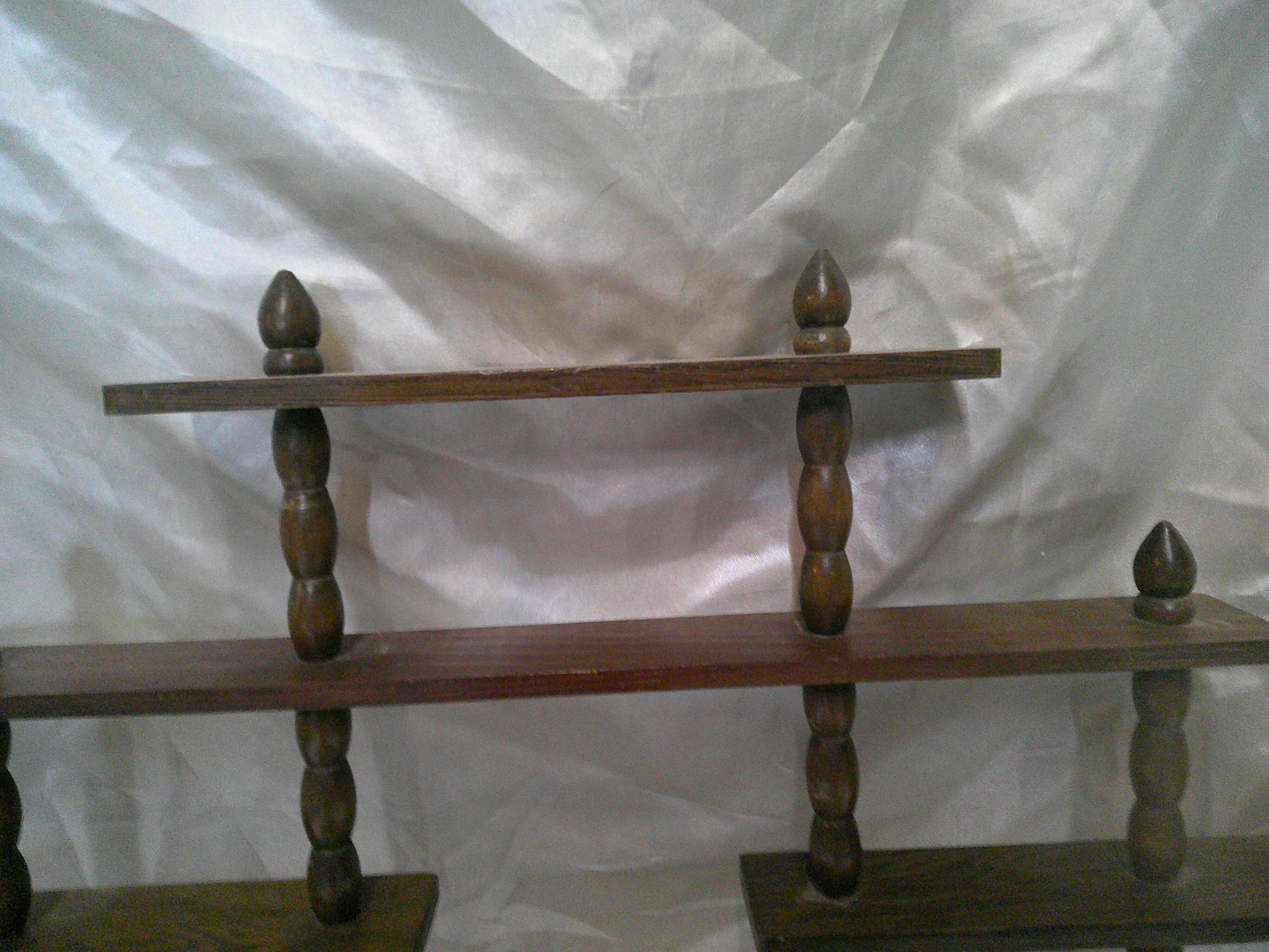 Small decorative shelf