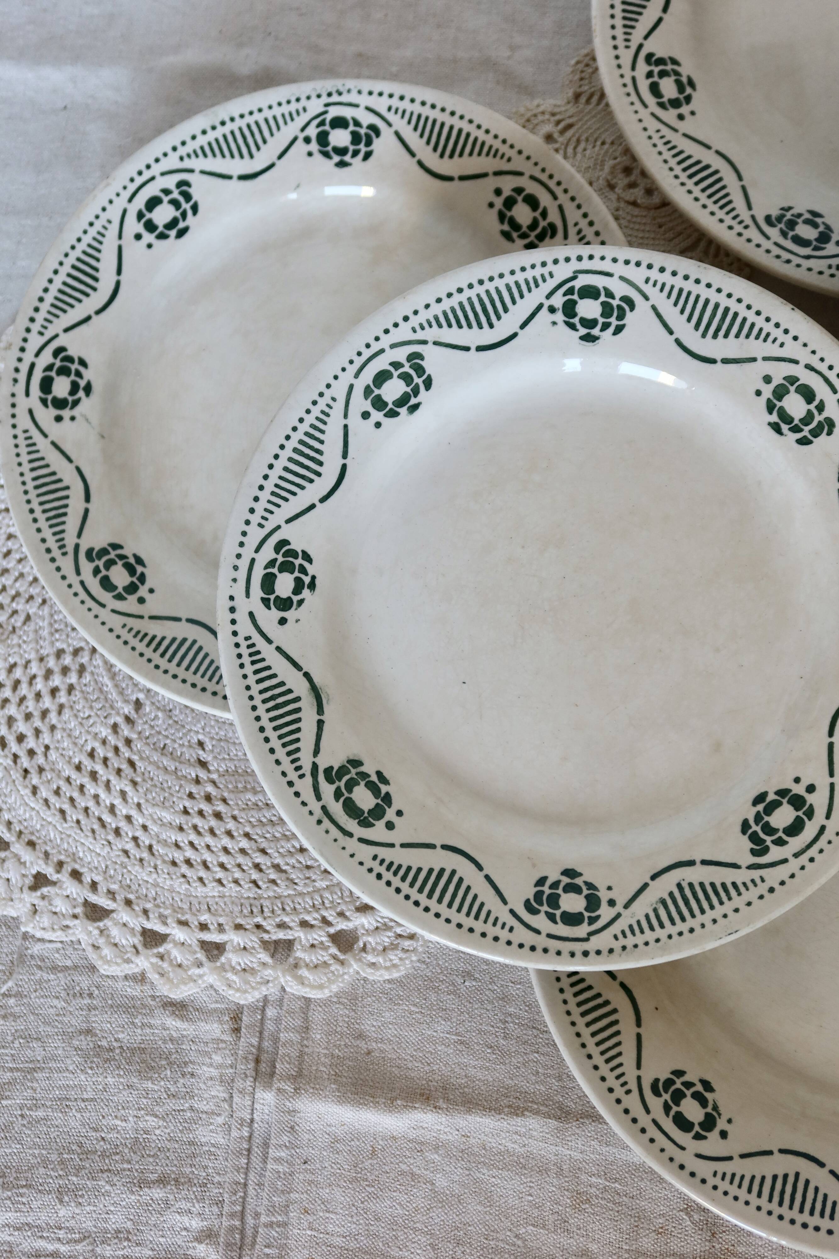 6 flat iron earth plates Nouvelles Galeries Ennegé Paris Robert model 1930s