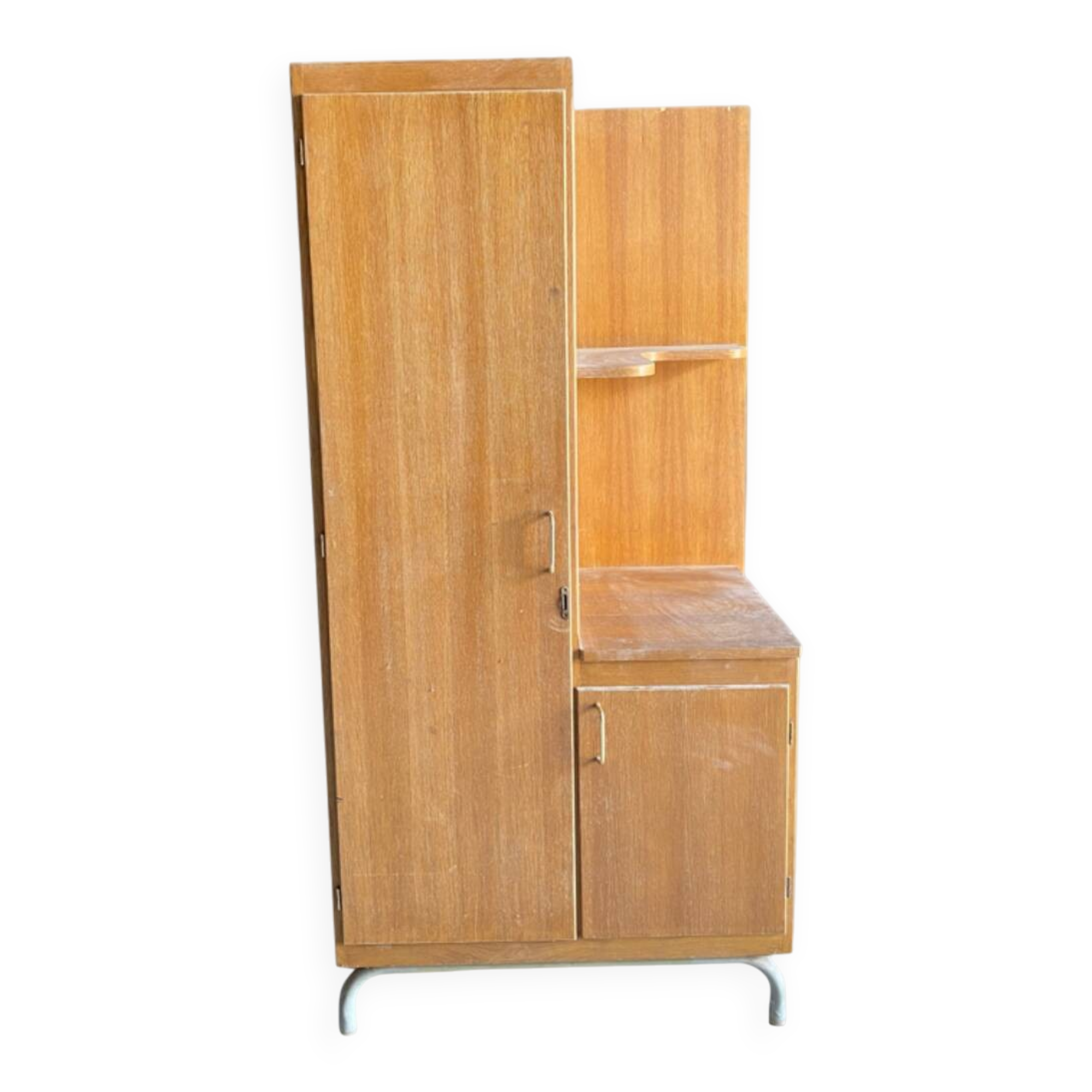 Vintage 50s design boarding school wardrobe