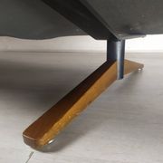 Canapé cuir fauve scandinave