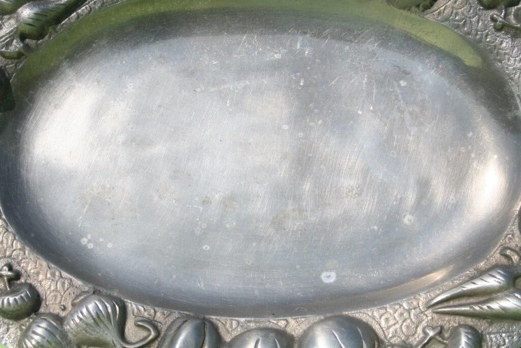 Plateau de service fonte d'aluminium décor légumes