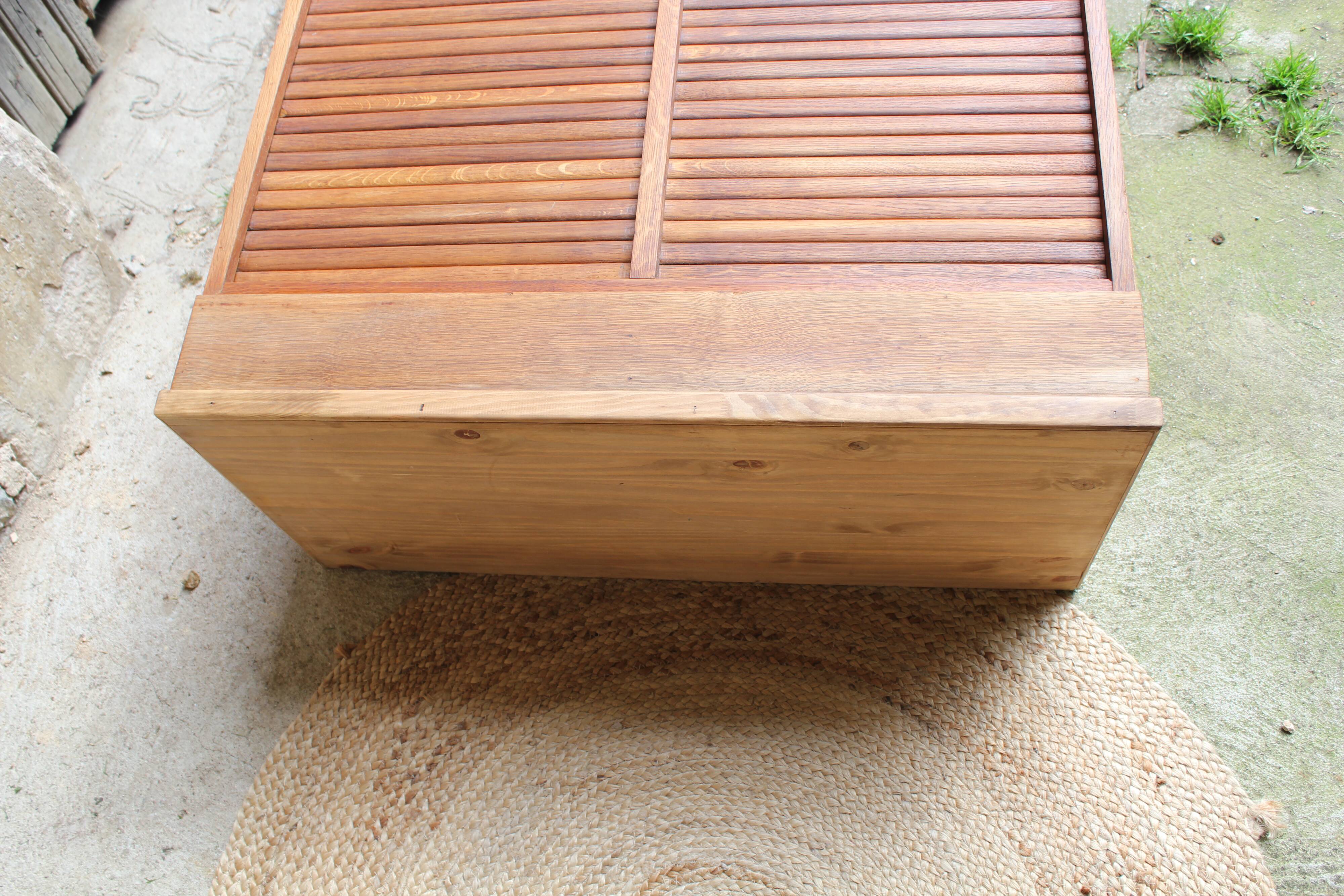 Double curtain file cabinet