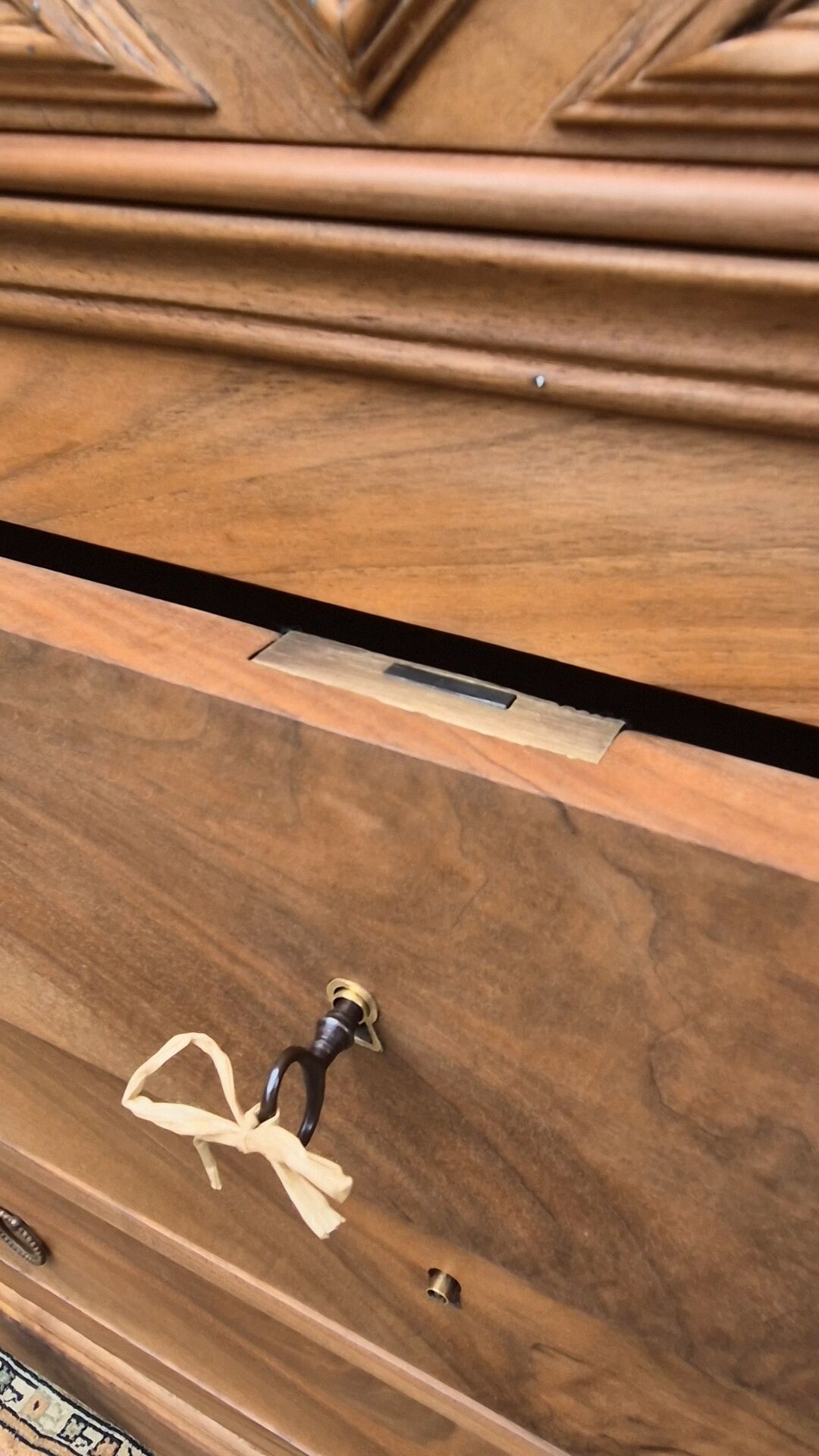 Louis-Philippe chest of drawers in solid walnut