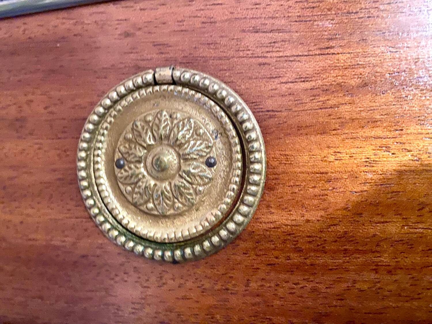 Louis XVI Weekly chest