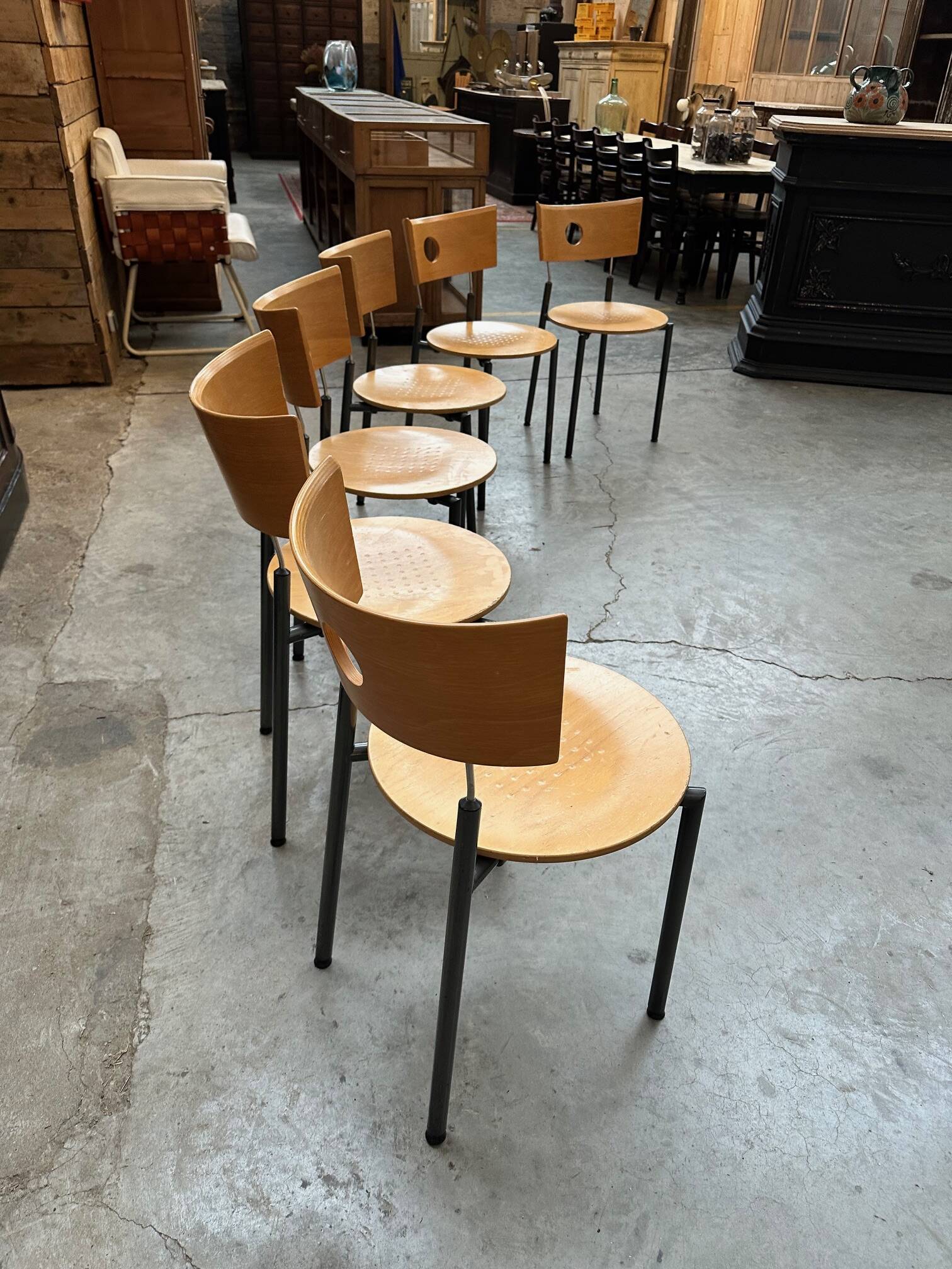 Suite de 6 chaises Années 80