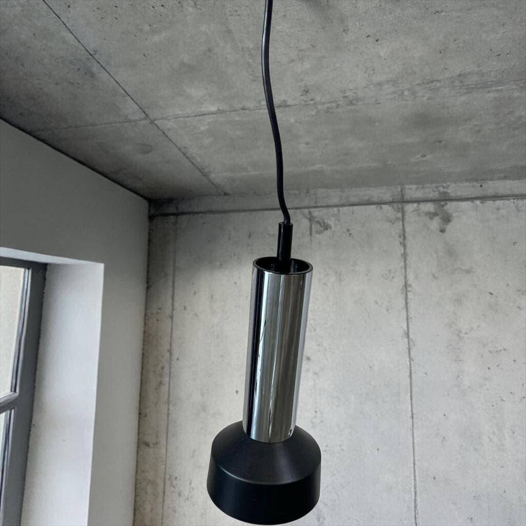 Suspension vintage chromée avec accent noir
