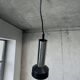 Suspension vintage chromée avec accent noir