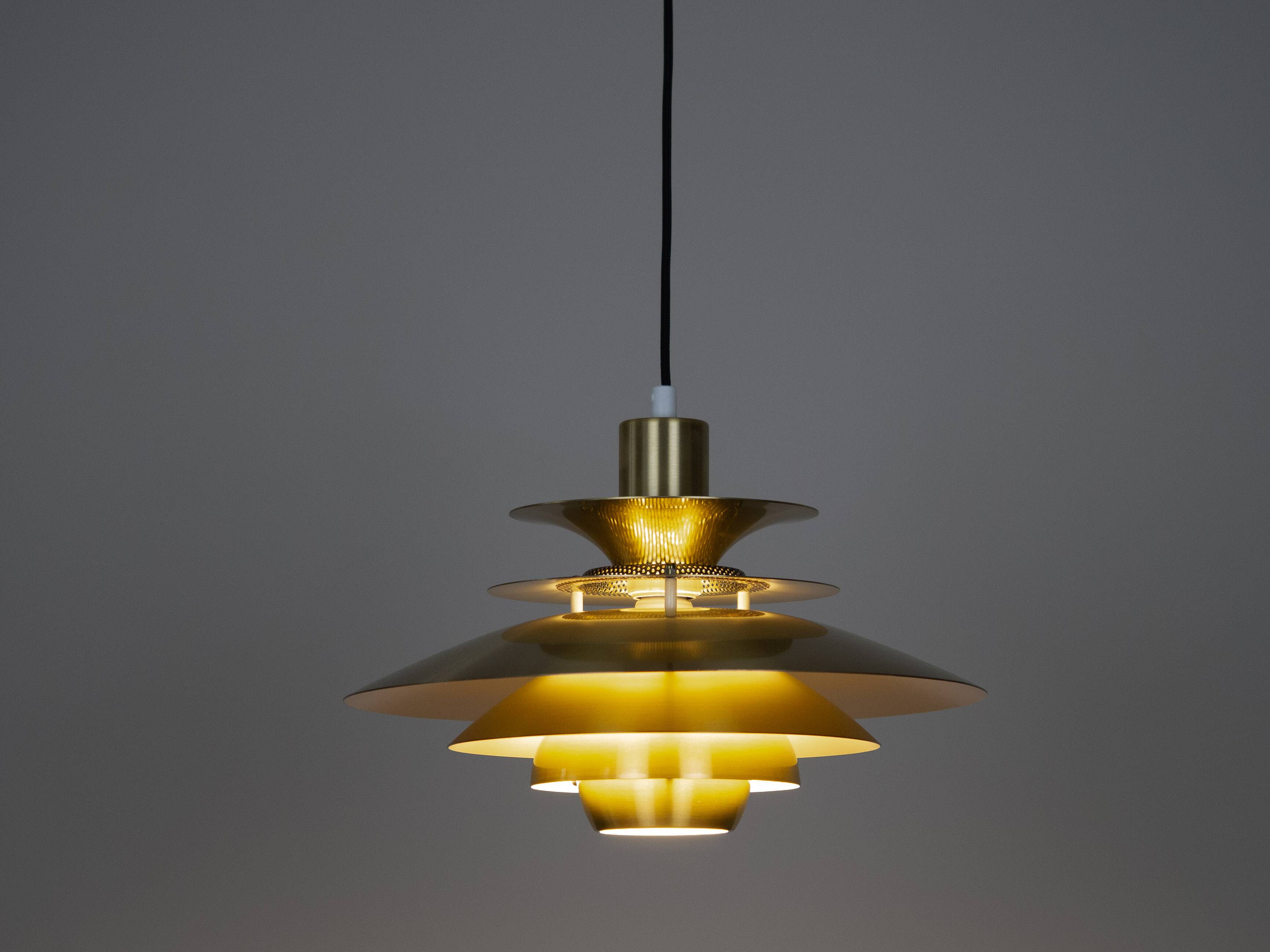 Lampe suspendue vintage danoise Lotus par Kurt Wiborg, Jeka, années 1980.