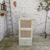 Armoire en bois patiné
