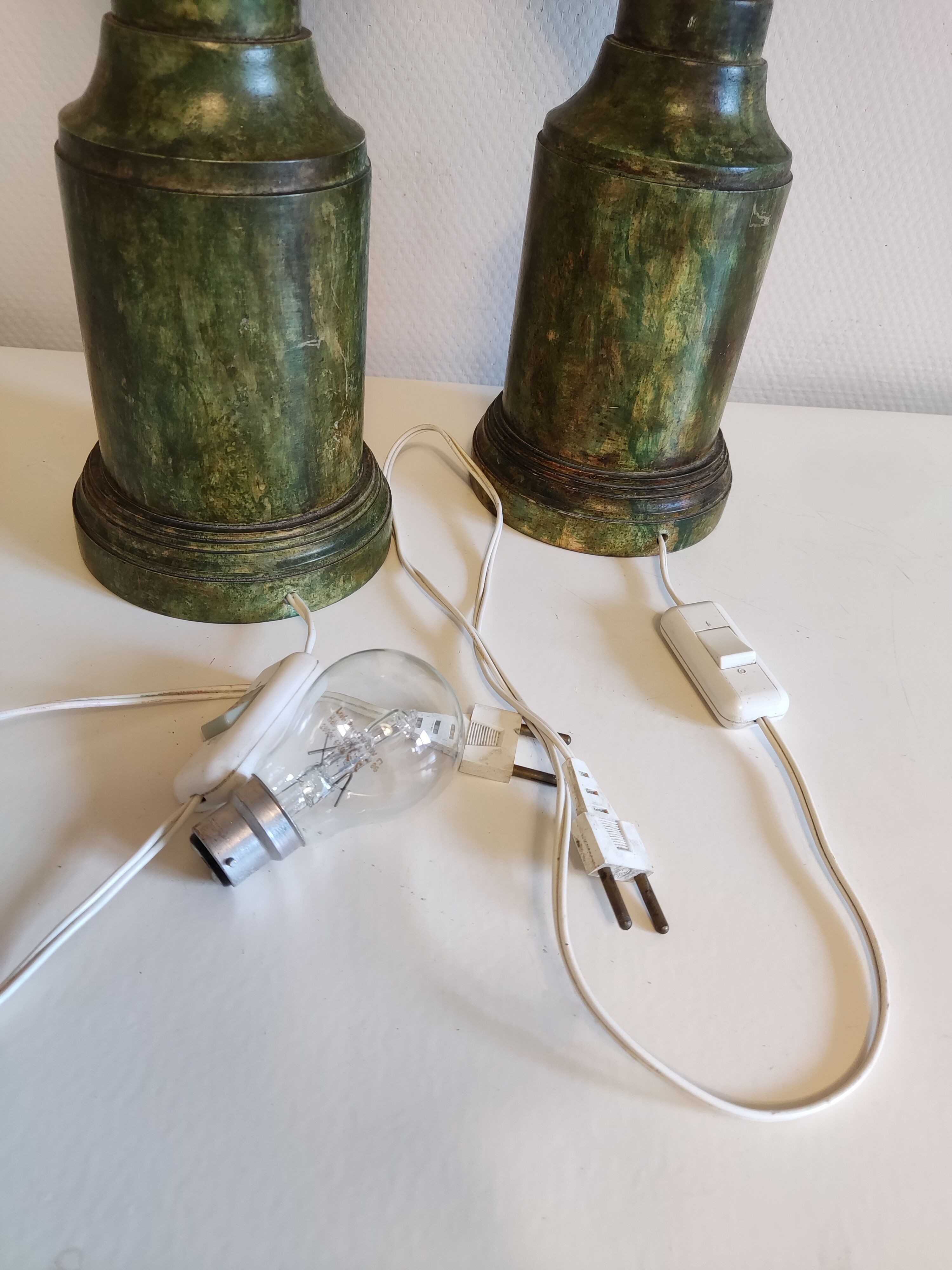 Pieds de lampes en bois tourné