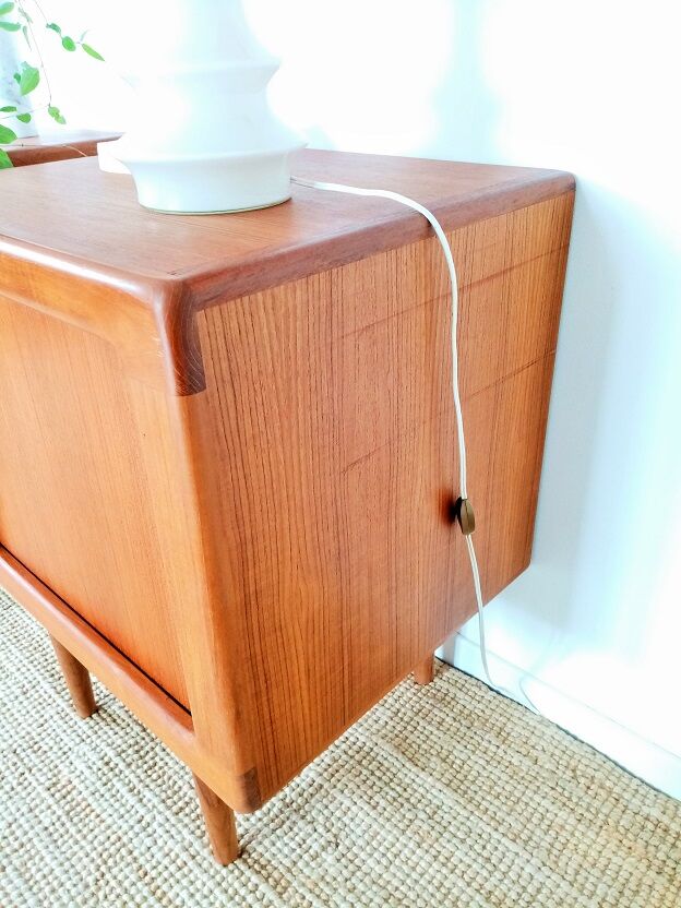 Paire de chevets scandinave en teck à rideau