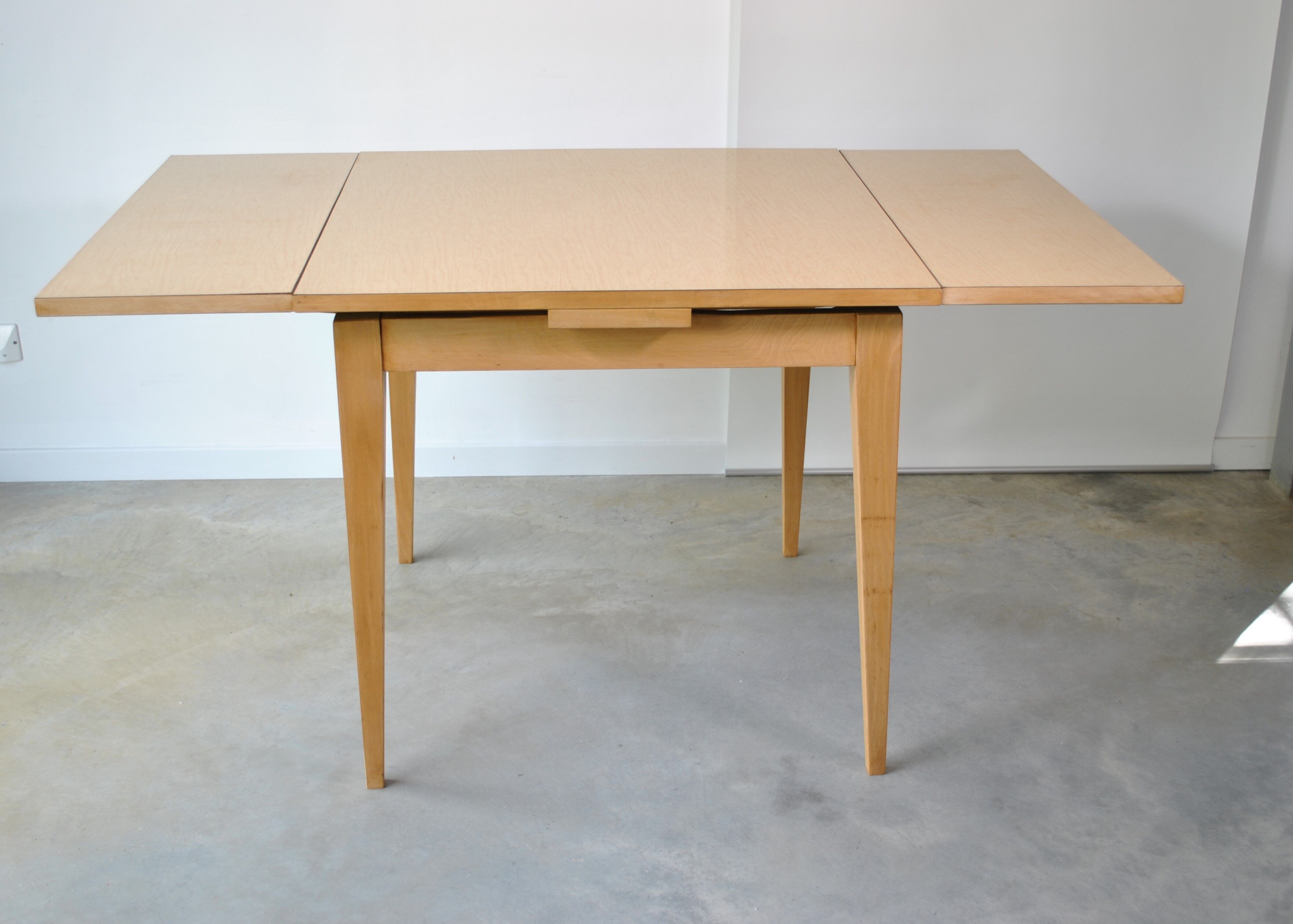 Extensible table 1970