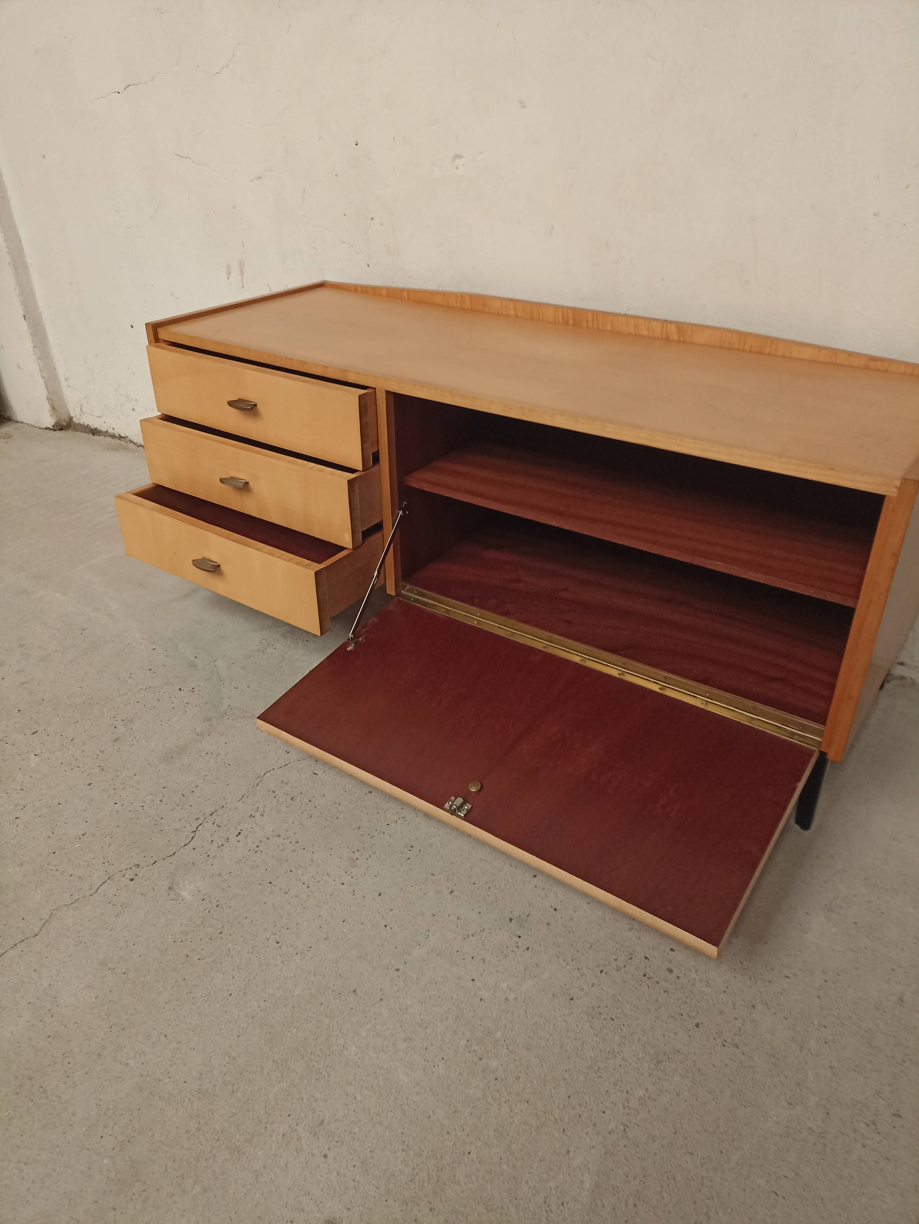 Vintage dressing table