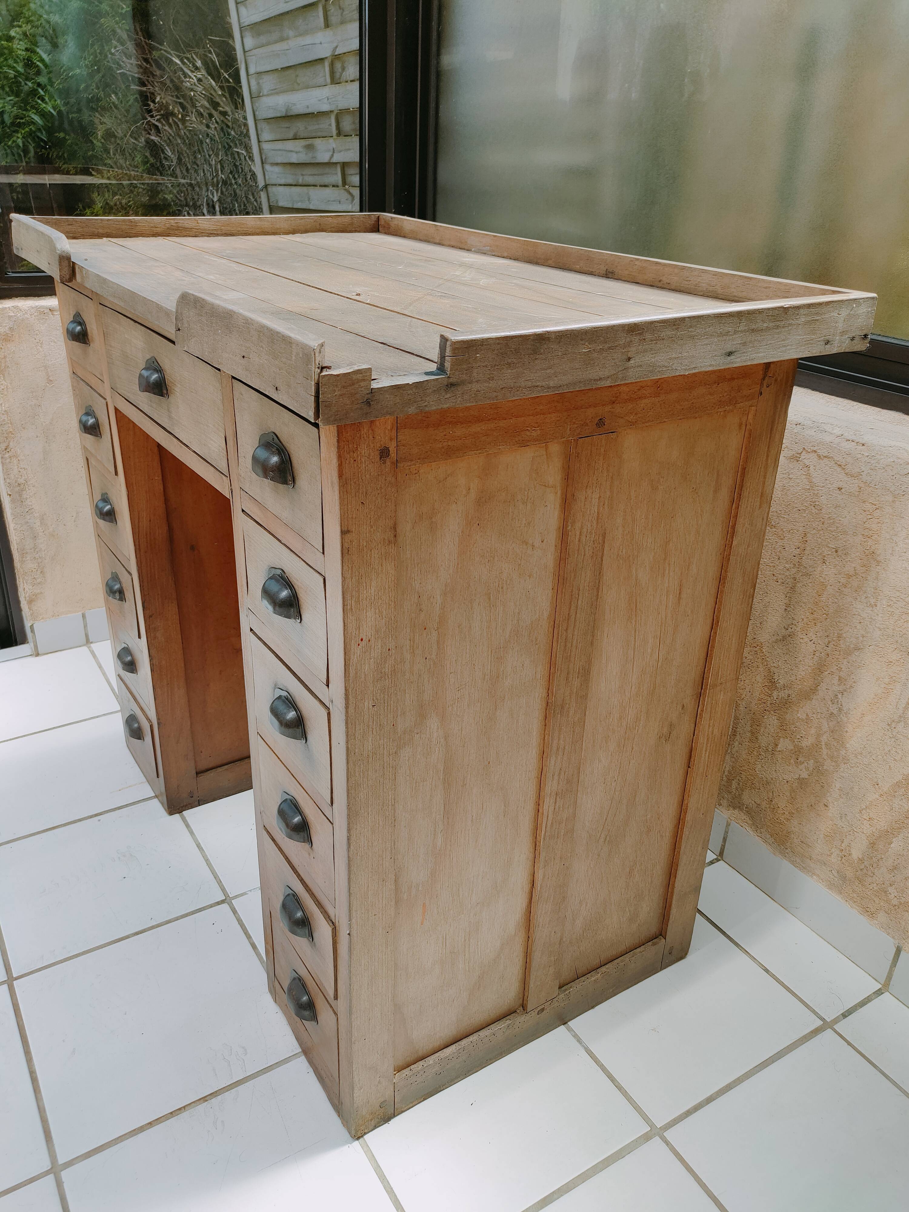 Furniture trade counter hardware box year 1940