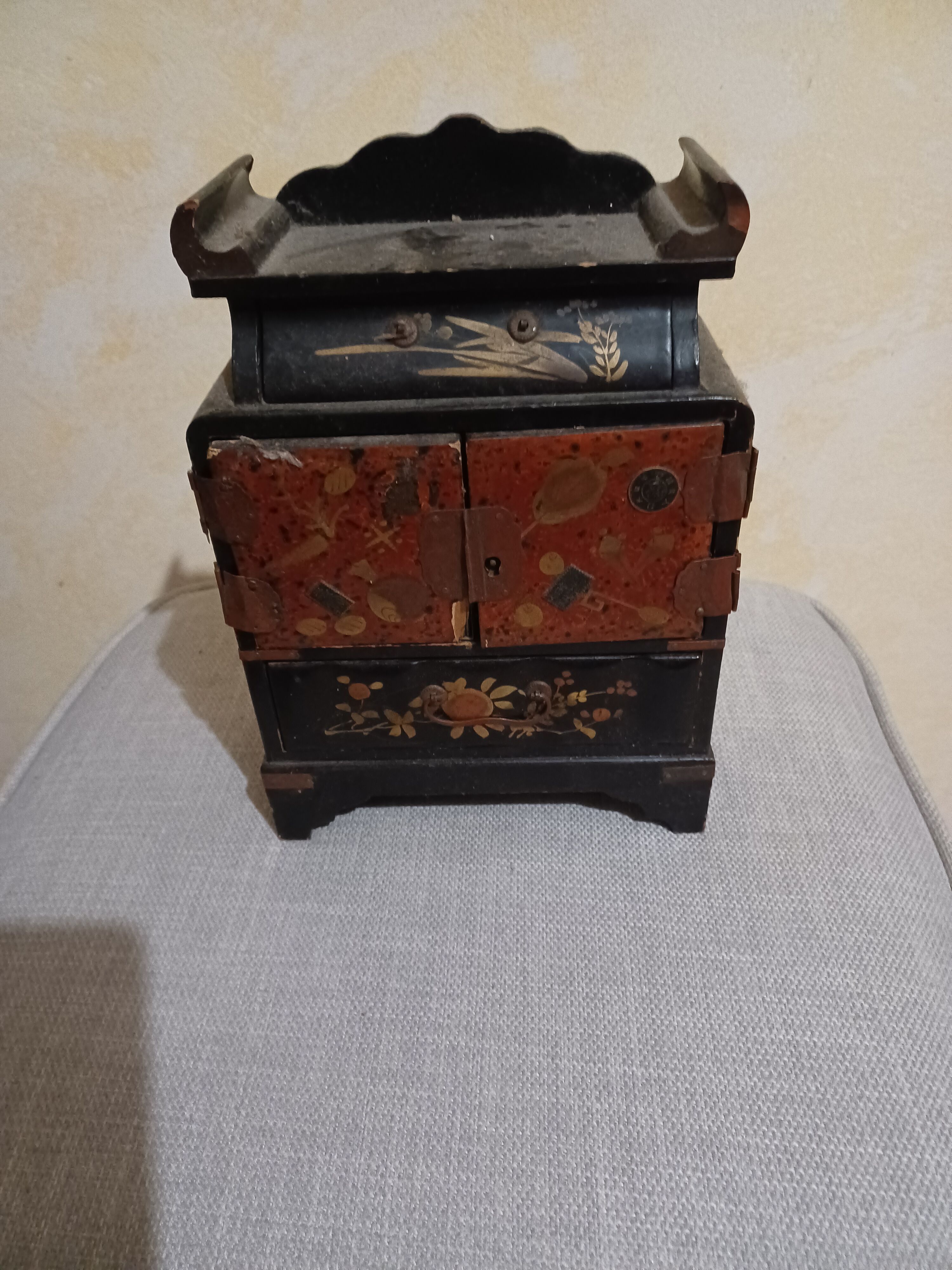 Japan miniature cabinet