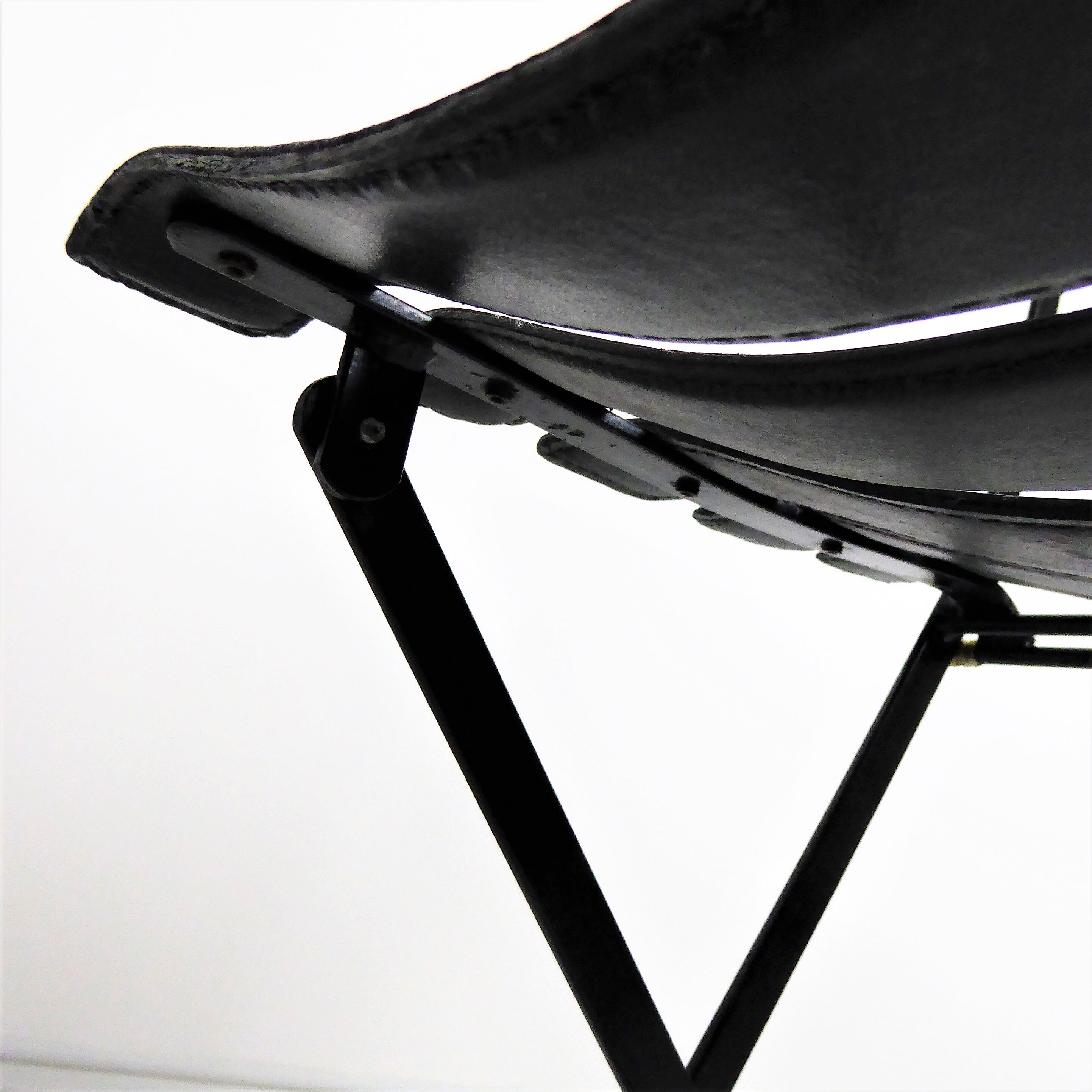 2 leather and metal folding chairs - Paquebot France 1960