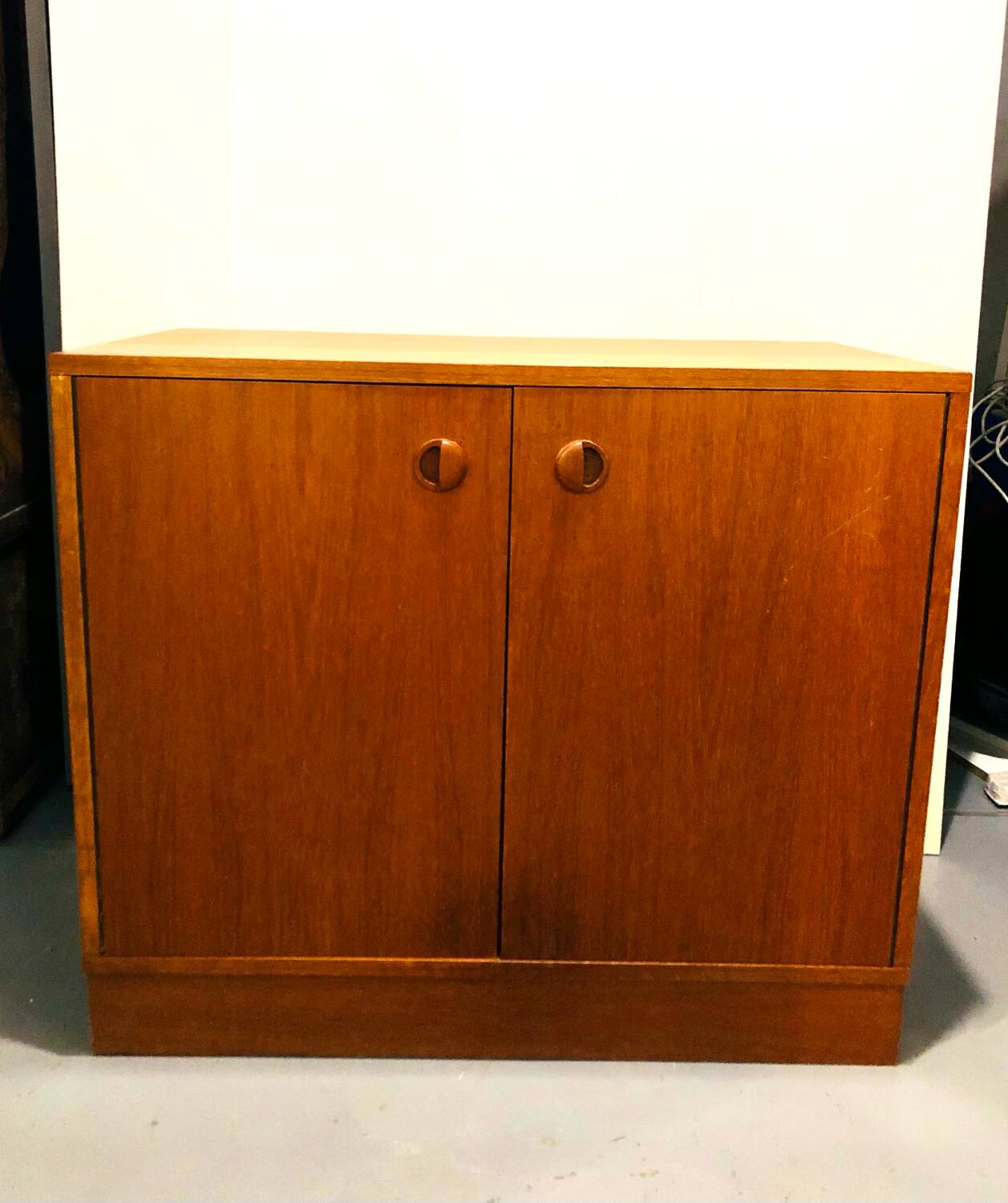 Meuble bas teck vintage scandinave - circa 1960