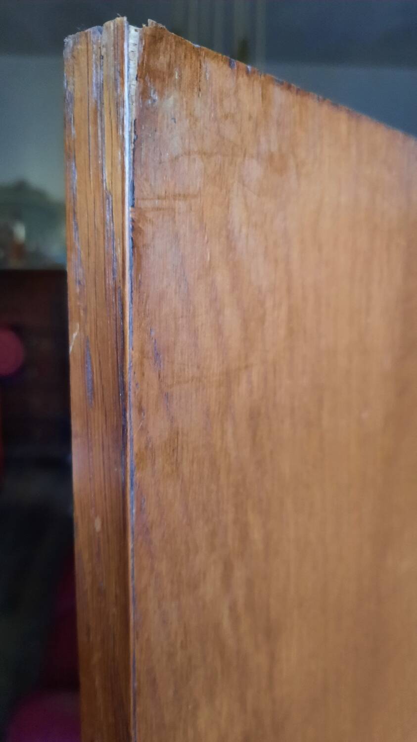 Armoire asymétrique