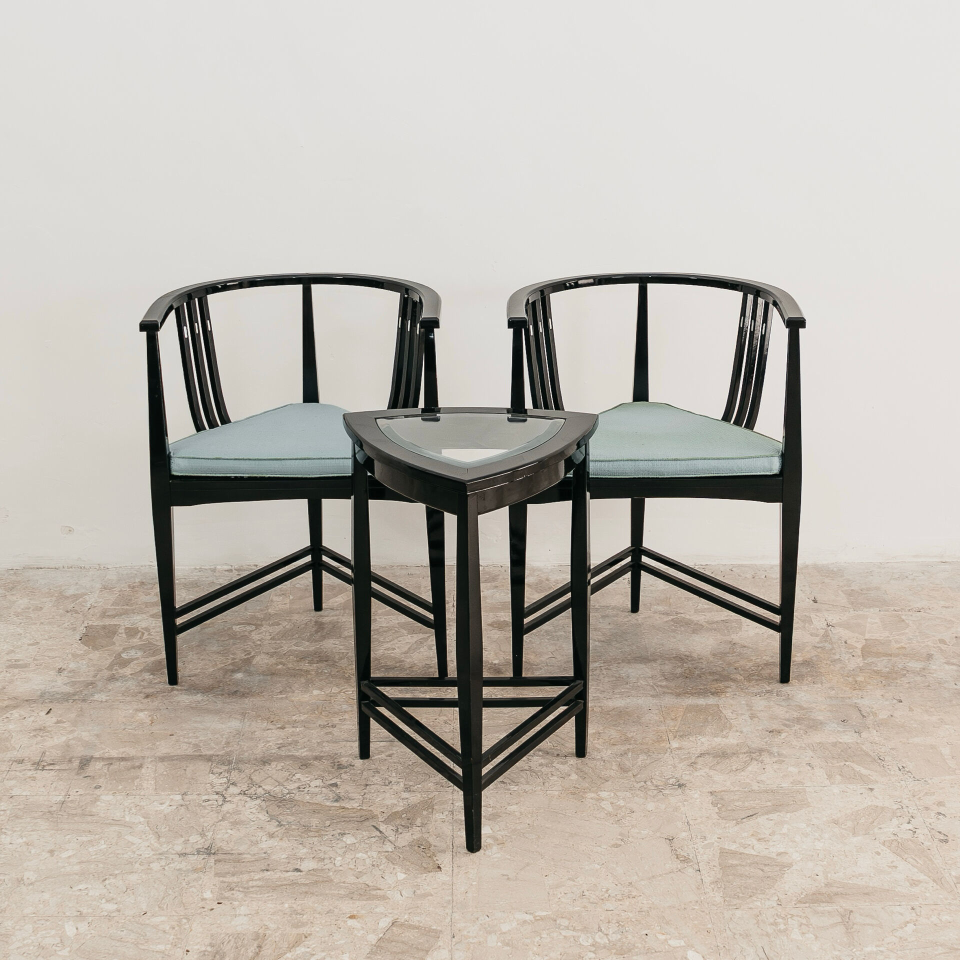 Fauteuils et table d'Ernest Archibald Taylor Coppia de Poltrones