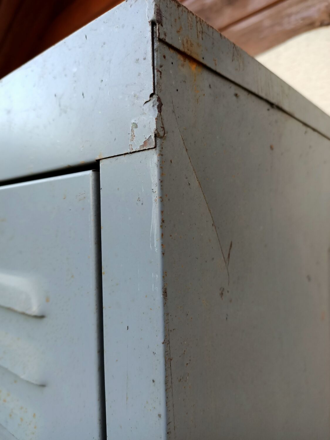 Metal cloakroom cabinet