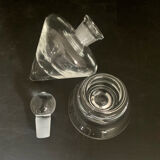Carafe on base