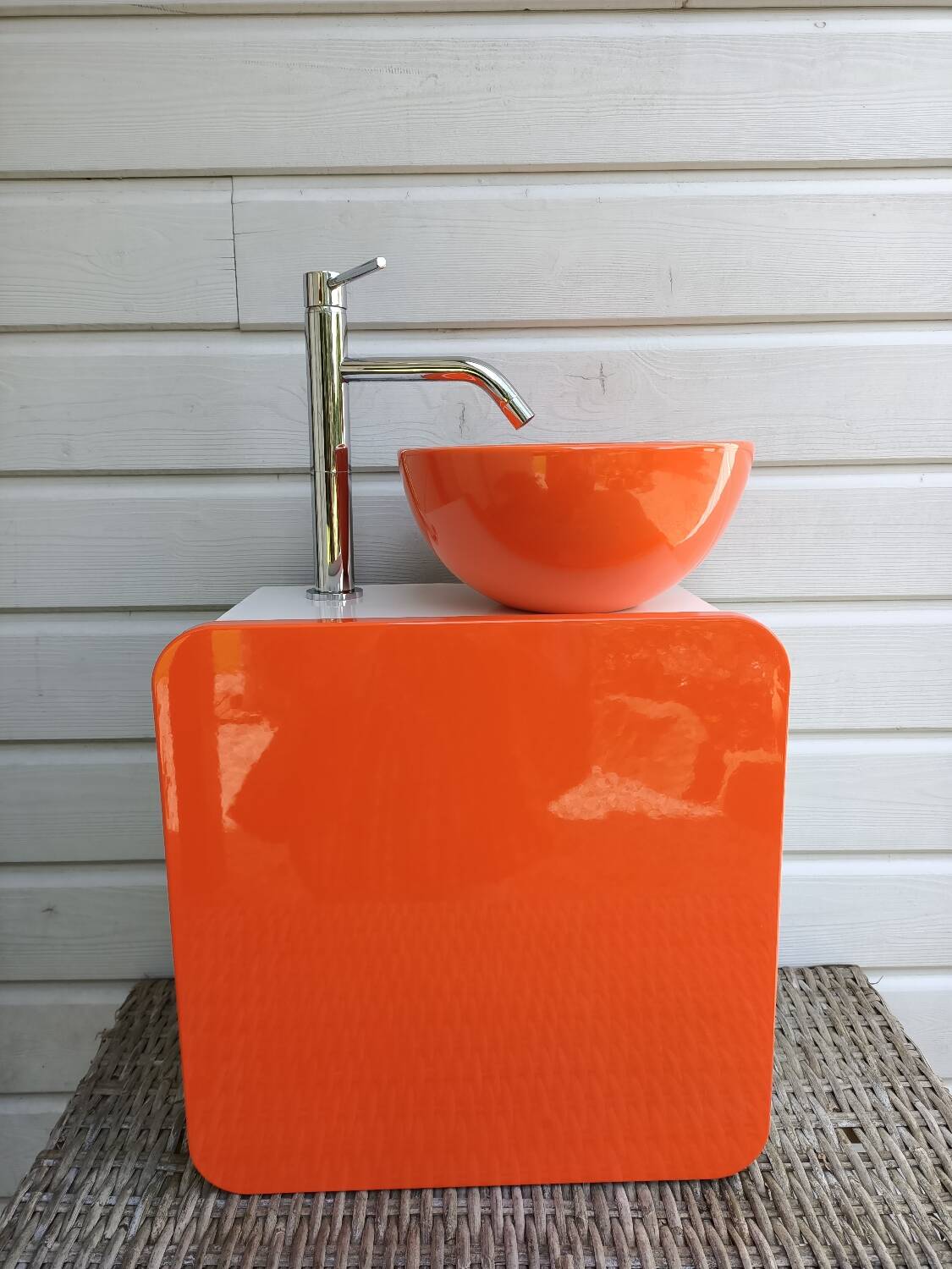 Bathroom furniture and its vintage basin