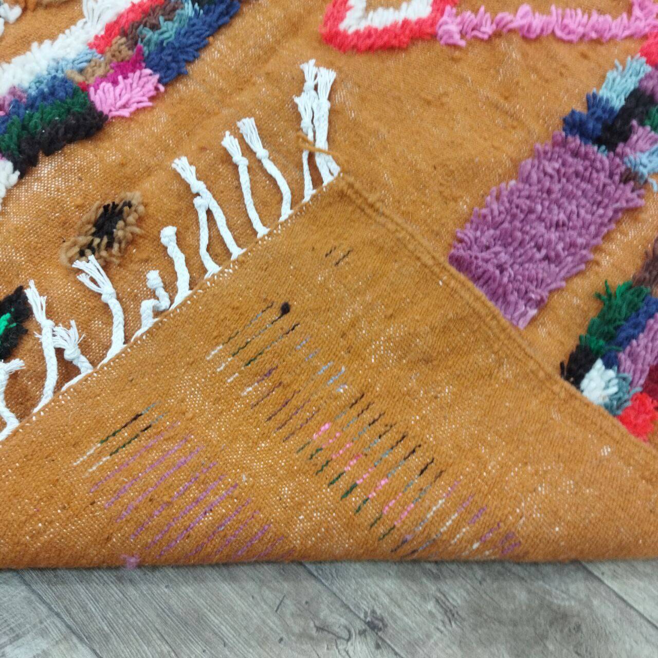 Azilal Berber rug in handmade wool 255 X 140 CM