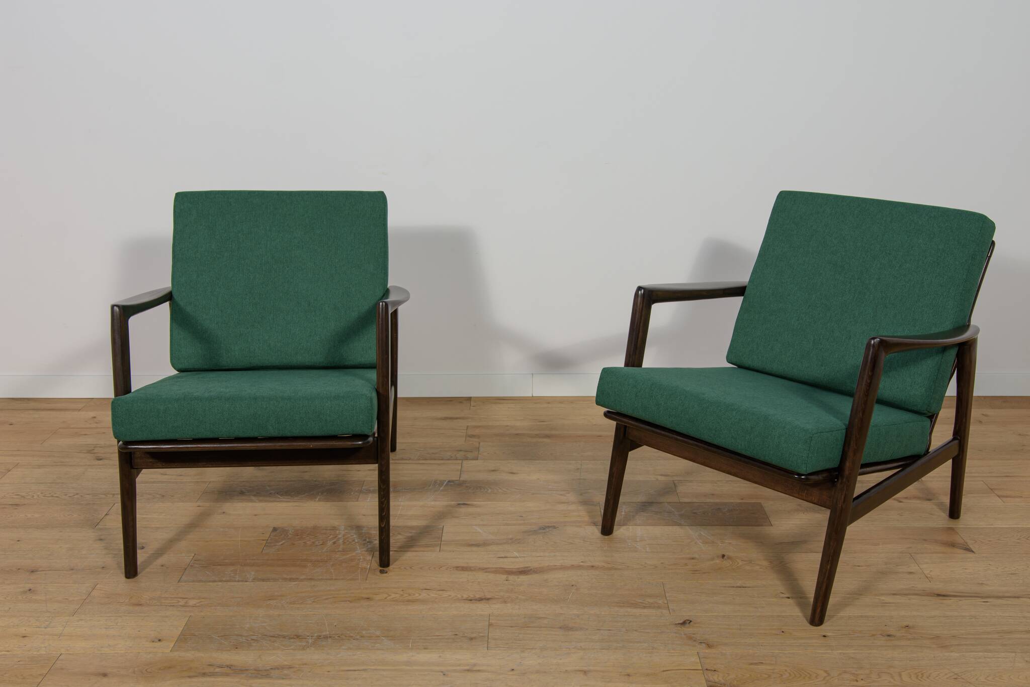 Model 300-139 Armchairs from Swarzędz Furniture Factory, 1960s, Set of 2