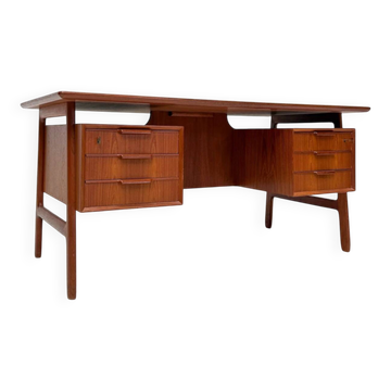 1960s vintage Danish design teak desk model 75 by Gunni Omann for Omann Jun