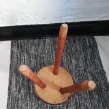 Tripod stool vacher