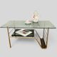 Table basse moderniste en métal et verre fumé