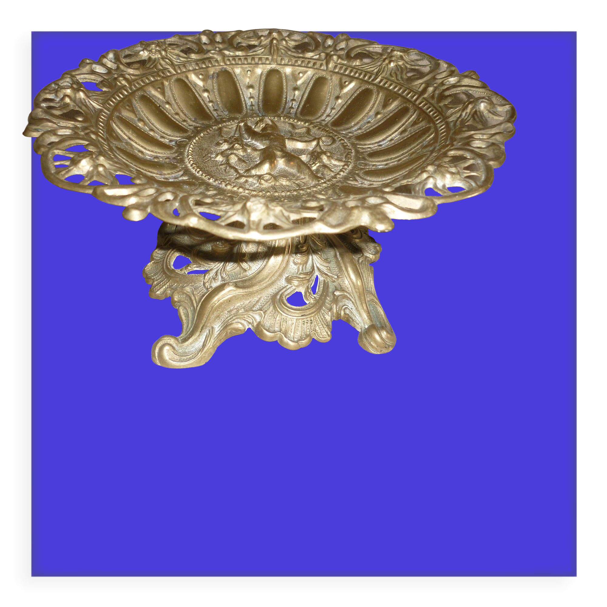 Fruit cup on bronze piedouche