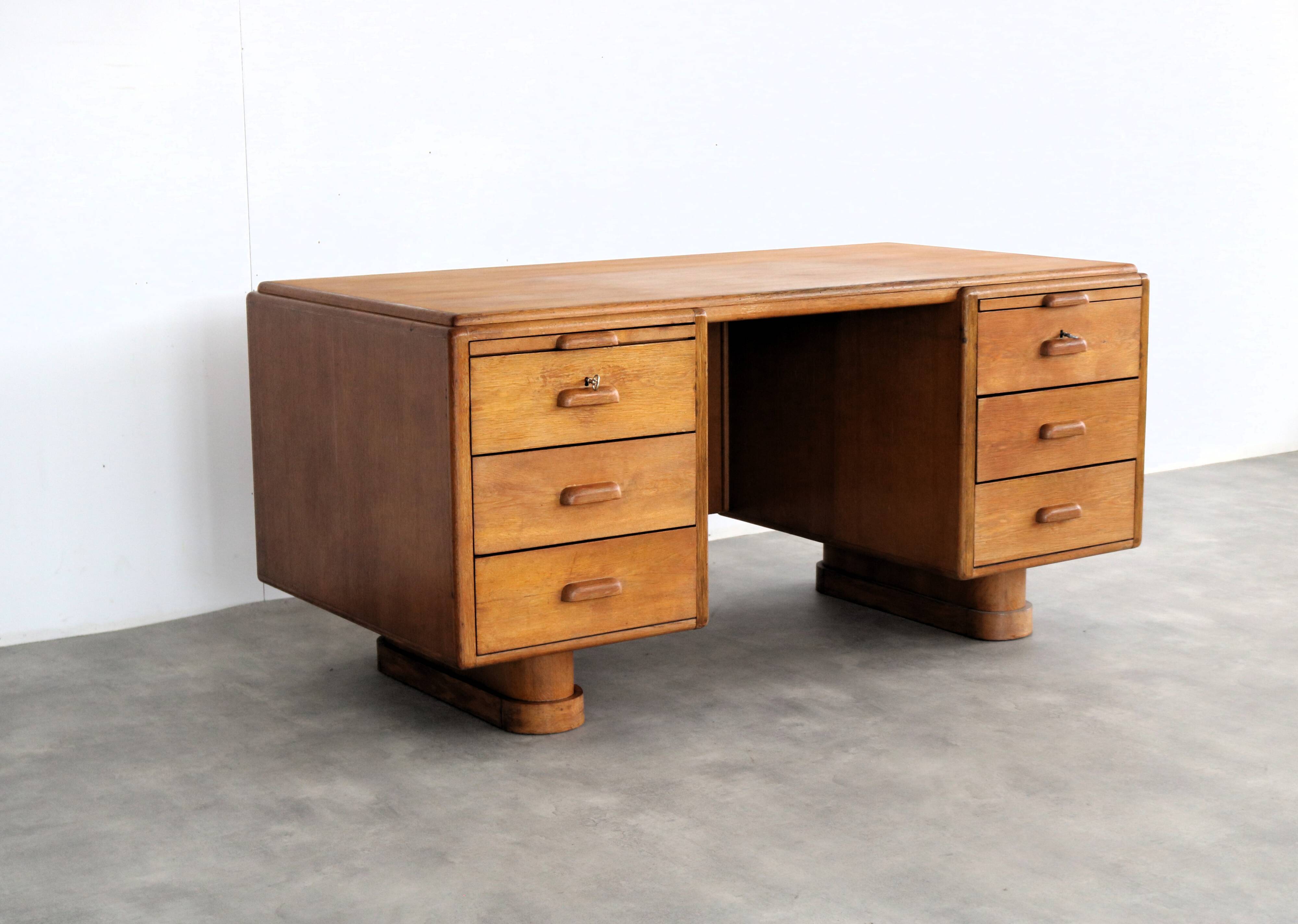 Art deco desk